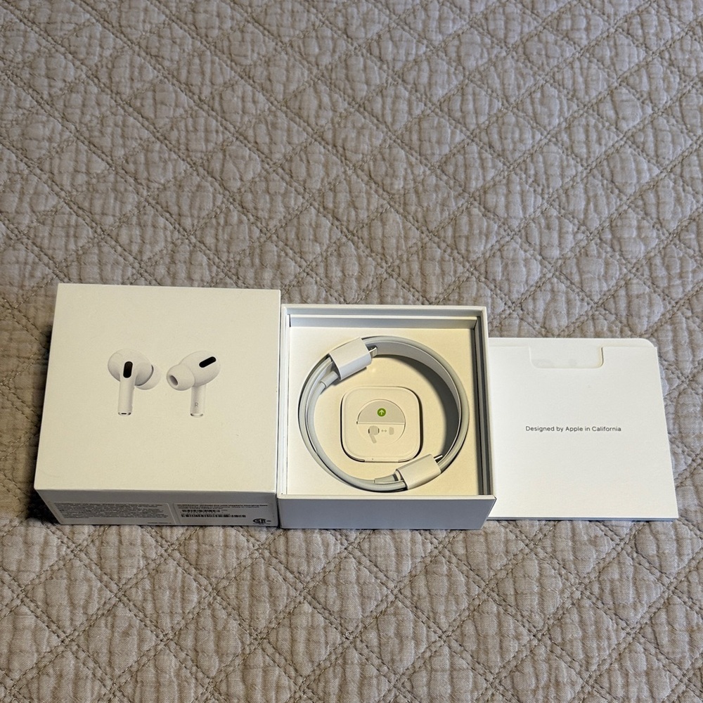 Apple AirPods Pro with White Charging Case